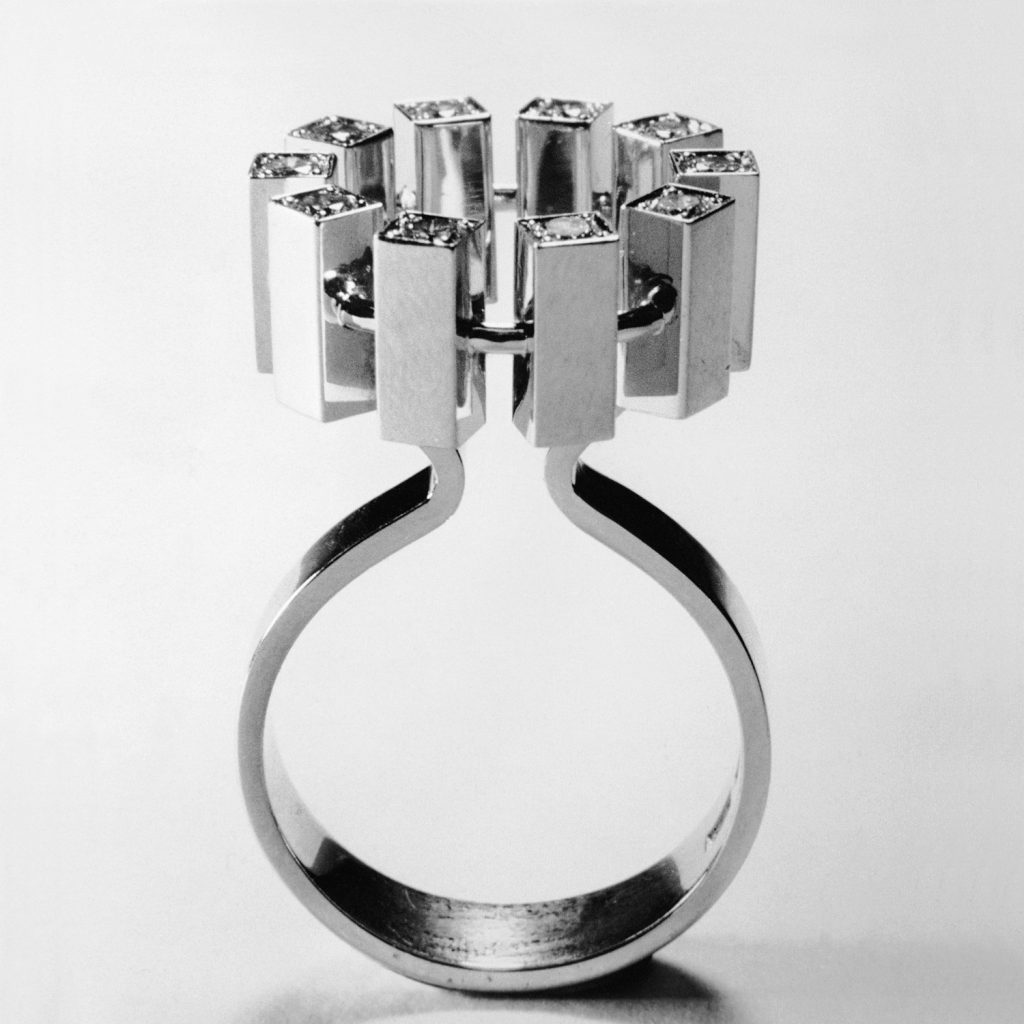 ring, 18k white gold, diamonds (1963). In the collection of Goldsmith’s Hall, London
